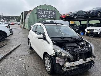 Schadeauto Peugeot 108 1.0 e-VTi Active  TOP! 2014/11