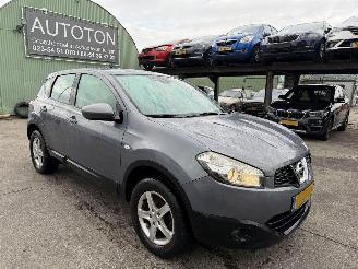 Schadeauto Nissan Qashqai 1.6 84KW Clima Acenta 2010/4
