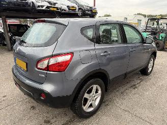 Vaurioauto  passenger cars Nissan Qashqai 1.6 84KW Clima Acenta 2010/4
