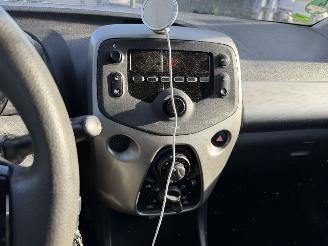 Peugeot 108 1.0 e-VTI 50KW Led Airco Active 5-Drs picture 11