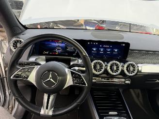 Mercedes EQB 250+ 71kWh 140KW Pano Sfeerverlichting Clima Navi 7-Pers Business Line NAP picture 9
