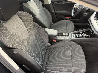 Skoda Octavia 1.0 e-TSI DSG Pano Clima Navi Led Business Edition NAP picture 7