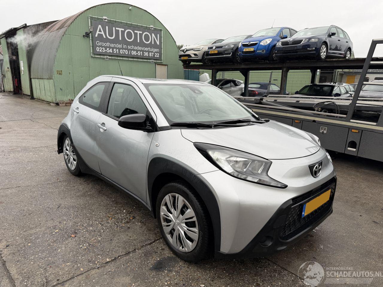 Toyota Aygo X 1.0 VVT-I 53KW MT-Play Airco NAP