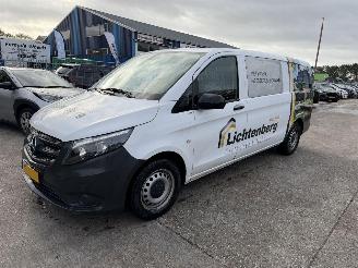krockskadad bil bedrijf Mercedes Vito 114 CDI 100KW Extra Lang DC Airco Navi Comfort NAP 2023/2