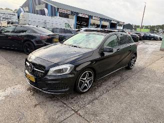 Damaged car Mercedes A-klasse 180 Autom. 90KW Pano Prestige Navi Clima Camera Led Xenon 2014/12