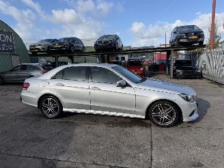 Schadeauto Mercedes E-klasse 220 Bluetec 125KW Automaat AMG Edition Clima Navi Led Xenon NAP 2015/12