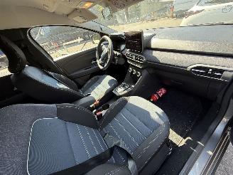 Dacia Jogger HYBRID  7 SEATER picture 13