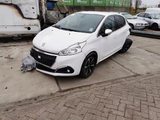 Peugeot 208  picture 1