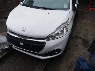 Peugeot 208  picture 9