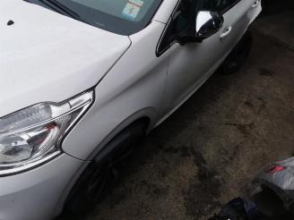 Peugeot 208  picture 10