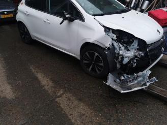 Peugeot 208  picture 7