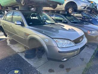 Salvage car Ford Mondeo  2002/9