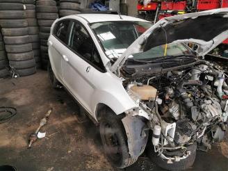 Salvage car Ford Fiesta  2013/6