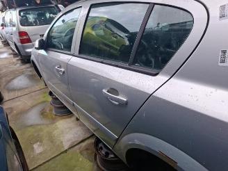Opel Astra Astra H (L48), Hatchback 5-drs, 2004 / 2010 1.6 16V Twinport picture 3