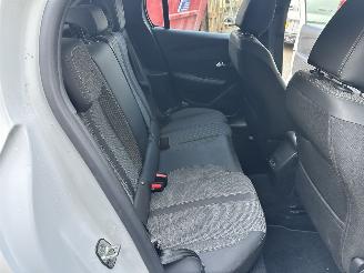 Peugeot 208 Allure picture 16
