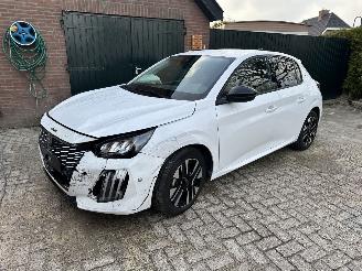 Damaged car Peugeot 208 Allure 2024/6