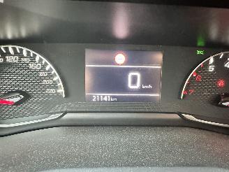 Peugeot 208 1.2 Allure picture 17