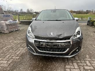 Peugeot 208 1.2 tech edition picture 3