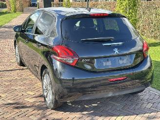 Peugeot 208 1.2 Signature picture 7