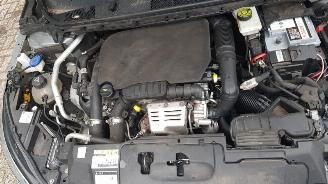 Peugeot 308 308 SW (L4/L9/LC/LJ/LR) Combi 5-drs 1.2 12V e-THP PureTech 130 (EB2DTS=
(HNY)) [96kW]  (03-2014/06-2021) picture 10