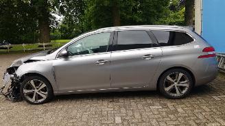 Peugeot 308 308 SW (L4/L9/LC/LJ/LR) Combi 5-drs 1.2 12V e-THP PureTech 130 (EB2DTS=
(HNY)) [96kW]  (03-2014/06-2021) picture 4