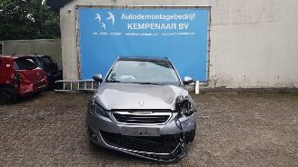 Auto da rottamare Peugeot 308 308 SW (L4/L9/LC/LJ/LR) Combi 5-drs 1.2 12V e-THP PureTech 130 (EB2DTS=
(HNY)) [96kW]  (03-2014/06-2021) 2014/0