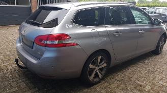 Peugeot 308 308 SW (L4/L9/LC/LJ/LR) Combi 5-drs 1.2 12V e-THP PureTech 130 (EB2DTS=
(HNY)) [96kW]  (03-2014/06-2021) picture 5