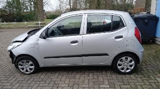 Hyundai I-10 i10 (F5) Hatchback 1.1i 12V (G4HG5) [51kW]  (04-2011/12-2013) picture 5