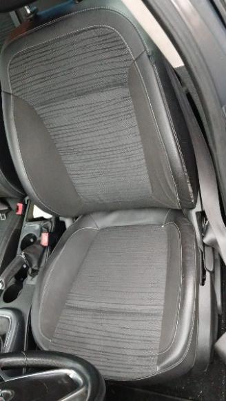 Opel Astra Astra J (PC6/PD6/PE6/PF6) Hatchback 5-drs 1.6 16V (A16XER(Euro 5)) [85=
kW]  (12-2009/10-2015) picture 3