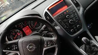 Opel Astra Astra J (PC6/PD6/PE6/PF6) Hatchback 5-drs 1.6 16V (A16XER(Euro 5)) [85=
kW]  (12-2009/10-2015) picture 9