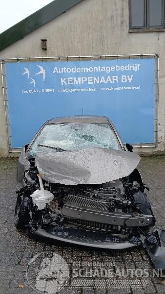 Toyota Yaris Yaris III (P13) Hatchback 1.5 16V Hybrid (1NZ-FXE) [74kW]  (03-2012/09=
-2020)