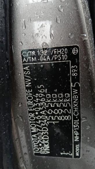 Toyota Yaris Yaris III (P13) Hatchback 1.5 16V Hybrid (1NZ-FXE) [74kW]  (03-2012/09=
-2020) picture 2