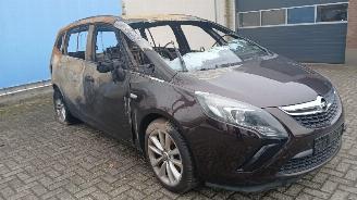 Opel Zafira Zafira Tourer (P12) MPV 1.4 Turbo 16V ecoFLEX (A14NET(Euro 5)) [88kW] =
 (10-2011/06-2014) picture 3