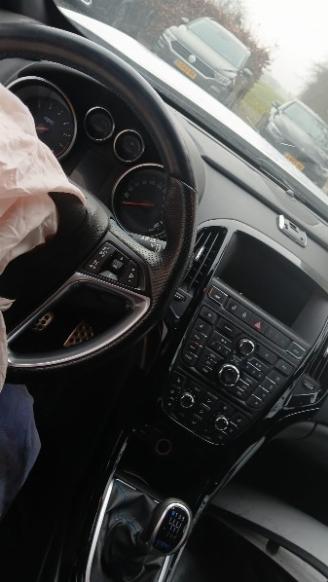 Opel Astra Astra J GTC (PD2/PF2) Hatchback 3-drs 2.0 16V Turbo OPC (B20NFT(Euro 6=
)) [206kW]  (04-2012/10-2018) picture 5