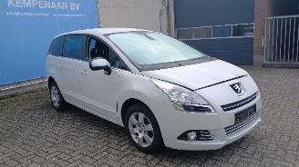 Peugeot 5008 5008 I (0A/0E) MPV 1.6 HDiF 16V (DV6C(9HD)) [84kW]  (03-2013/03-2017) picture 4