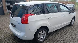 Peugeot 5008 5008 I (0A/0E) MPV 1.6 HDiF 16V (DV6C(9HD)) [84kW]  (03-2013/03-2017) picture 8