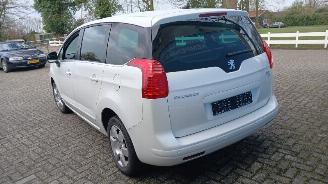 Peugeot 5008 5008 I (0A/0E) MPV 1.6 HDiF 16V (DV6C(9HD)) [84kW]  (03-2013/03-2017) picture 6