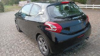 Peugeot 208 208 I (CA/CC/CK/CL) Hatchback 1.2 Vti 12V PureTech 82 (EB2F(HMZ)) [60k=
W]  (03-2012/12-2019) picture 10