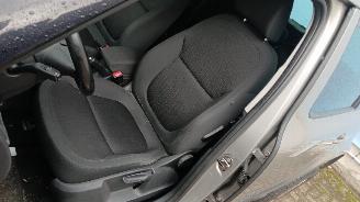 Skoda Yeti Yeti (5LAC) SUV 1.2 TSI 16V (CBZB) [77kW]  (09-2009/05-2015) picture 7