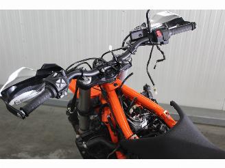 KTM  890 Adventure R picture 15