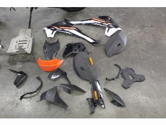 KTM  890 Adventure R picture 7