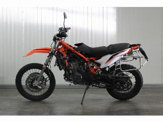 KTM  890 Adventure R picture 3