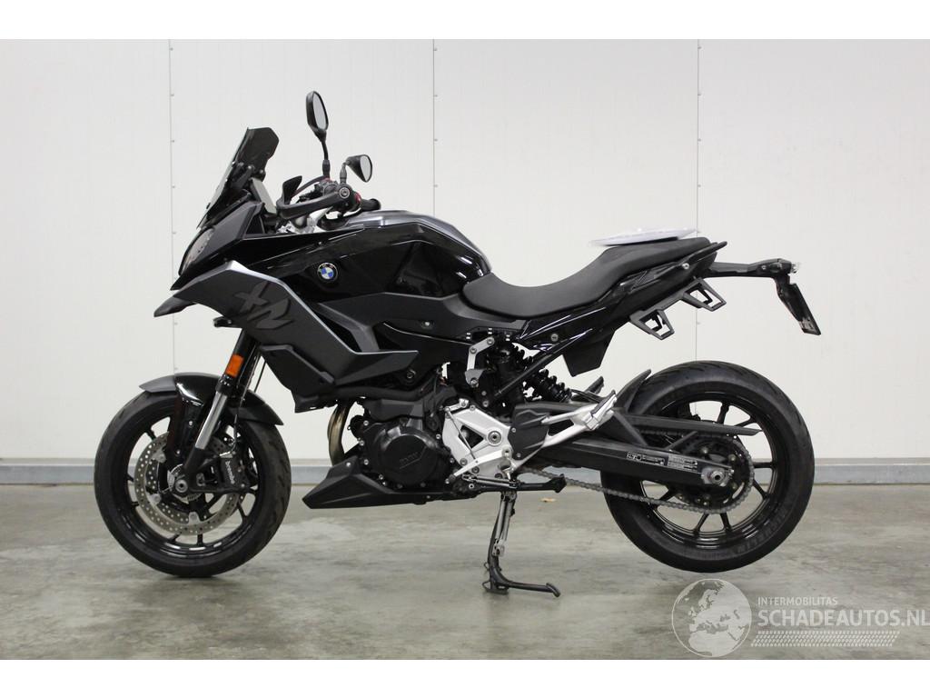 BMW  F 900 XR