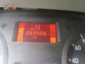 Renault Master Master II (FD/HD), Van, 1997 / 2010 2.5 dCi 120 FAP picture 8
