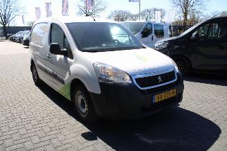 Peugeot Partner 120 1.6 HDi 75 L1 XR airco achterschade picture 7