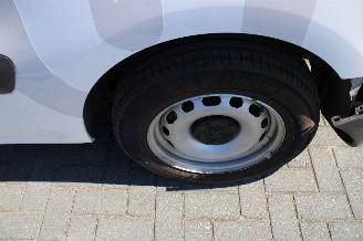 Peugeot Partner 120 1.6 HDi 75 L1 XR airco achterschade picture 18
