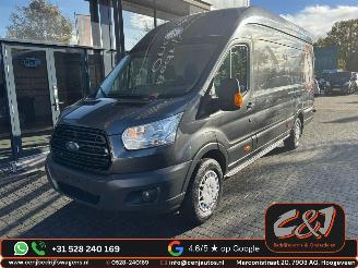 krockskadad bil bedrijf Ford Transit  2015/6