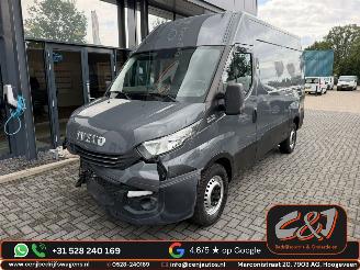 dommages fourgonnettes/vécules utilitaires Iveco Daily  2019/4