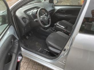 Toyota Aygo Met airco btw auto picture 10