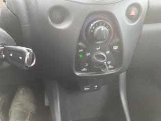Toyota Aygo Met airco btw auto picture 13
